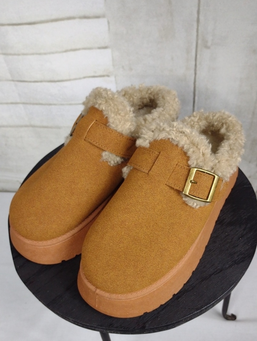 Cozy Faux-Shearling Clog - Camel Size 6.5
